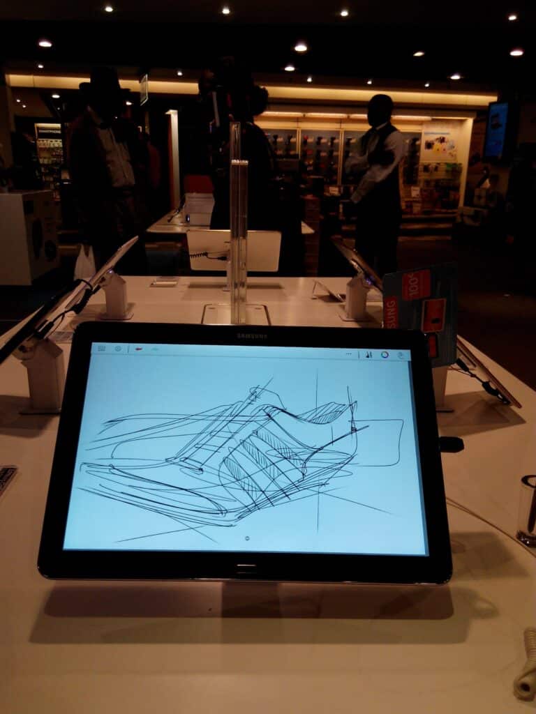 Drawing Adidas sneakers on Samsung Tablet