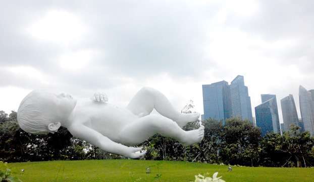 giant-floating-baby-singapore-marina-bay-sands-the-design-sketchbook