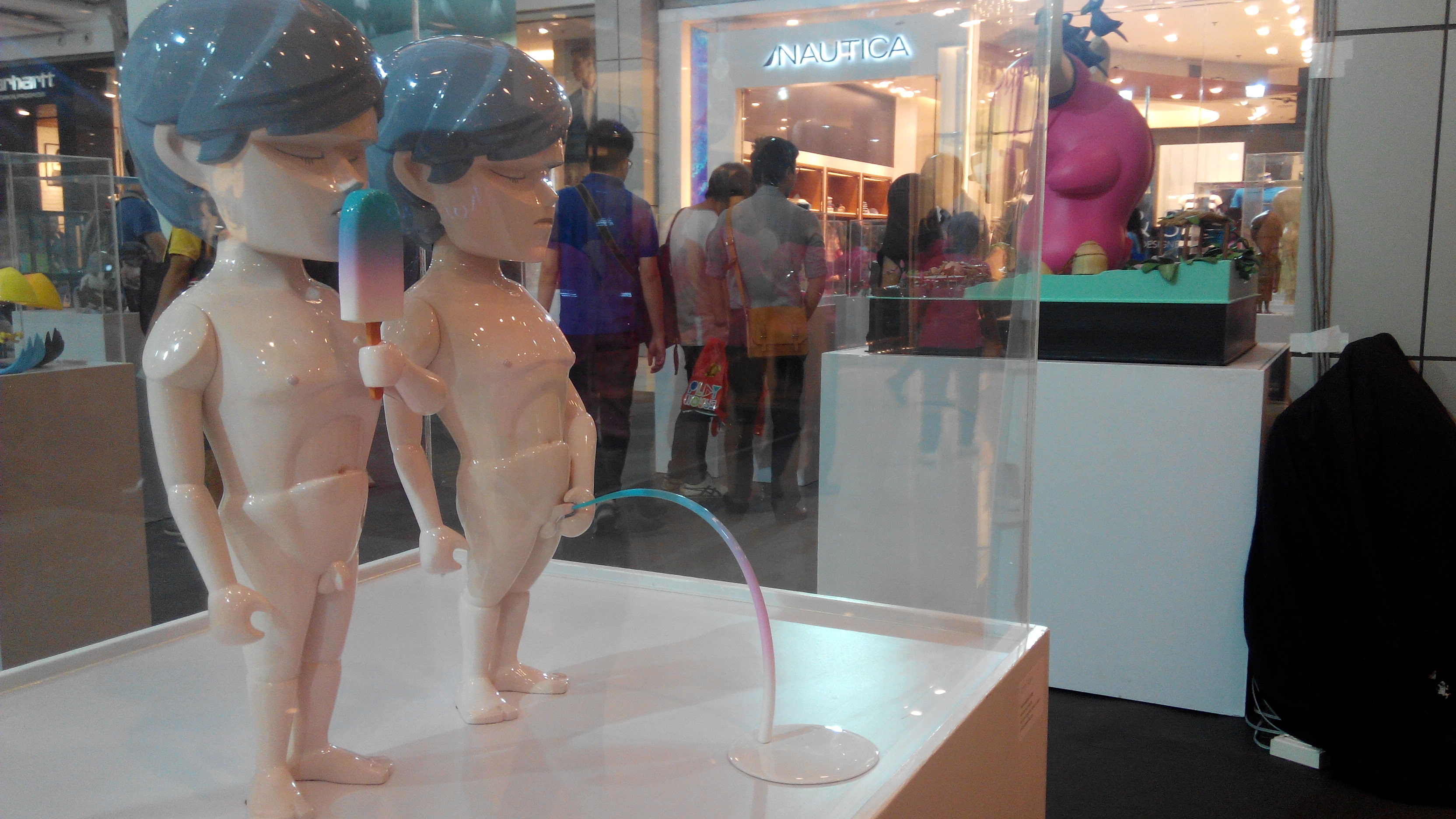 Coarse Toy Sculpture Boxe rainbow ToyExpo Bangkok.jpg